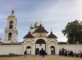 Архиерейское богослужение в монастыре Животворящего Креста Господня