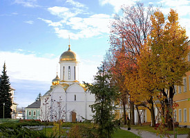 Великая гробница. У мощей преподобного Сергия