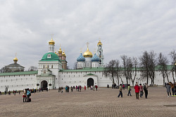 Паломники из Китая посетили Троице-Сергиеву Лавру