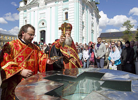 Богослужение в Троице-Сергиевой Лавре в Светлую Пятницу 