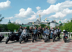 Свято-Троицкую Сергиеву Лавру посетили мотопутешественники из Чехии