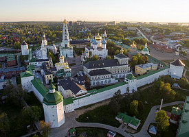 «Дороги Победы» приведут молодежь в Свято-Троицкую Сергиеву Лавру