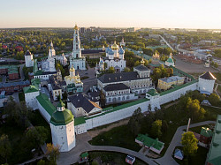 «Дороги Победы» приведут молодежь в Свято-Троицкую Сергиеву Лавру