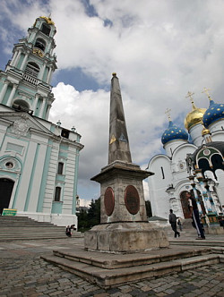 Обелиск на Соборной площади 