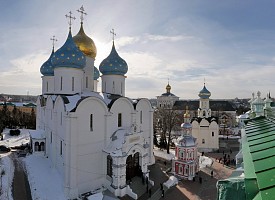 В Троице-Сергиевой Лавре совершена панихида по погибшим в результате пожара в торговом центре в Кемерове