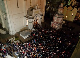 Пасхальное богослужение в Троице-Сергиевой Лавре посетил Герой России полковник В.В. Карпушенко с группой военнослужащих моряков-черноморцев