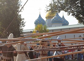 В День района на Красногорской площади прошел исторический фестиваль к 400-летию Деулинского перемирия