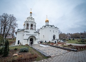 Последние у Троицы. Переселение академического храма в Пятницкую церковь Лавры